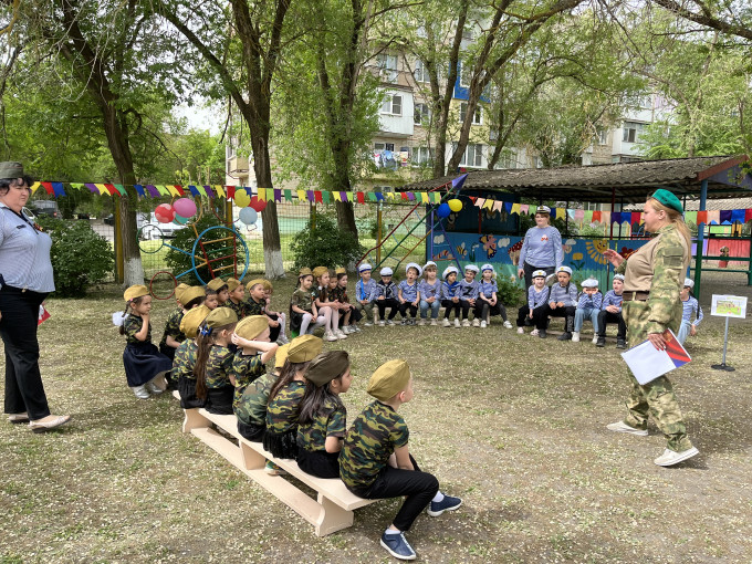 Военно-патриотическая игра "Зарничка" Военно-патриотическая игра "Зарничка".
